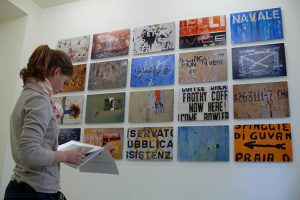 Schrift Zeichen Spuren Galerie Livingroom, Köln März 2007